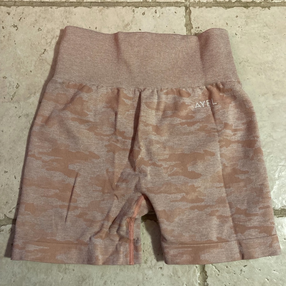 Aybl Evolve Pink Camo Shorts Size Small